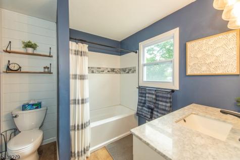 6 Honeyman Drive Roxbury NJ 07876