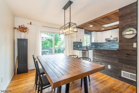 6 Honeyman Drive Roxbury NJ 07876