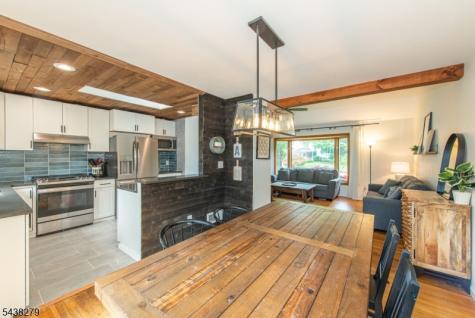 6 Honeyman Drive Roxbury NJ 07876