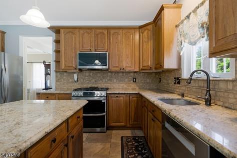 6 Varnon Court Hillsborough NJ 08844
