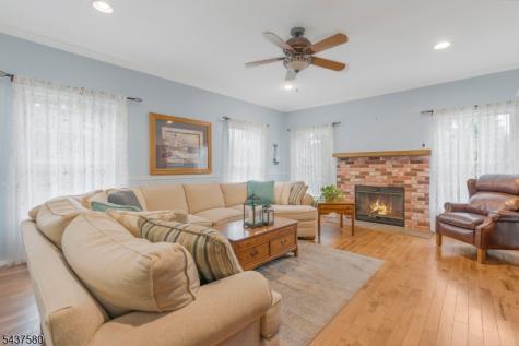 6 Varnon Court Hillsborough NJ 08844