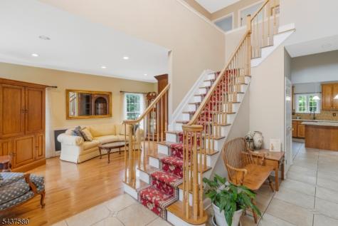 6 Varnon Court Hillsborough NJ 08844