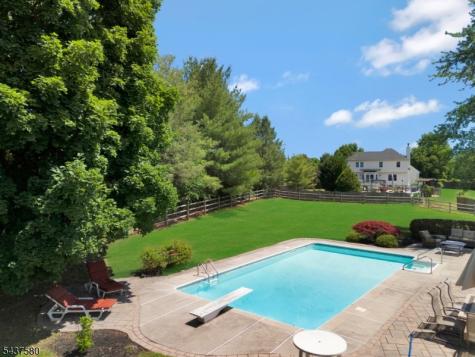 6 Varnon Court Hillsborough NJ 08844