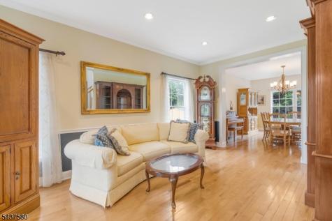 6 Varnon Court Hillsborough NJ 08844