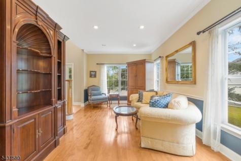 6 Varnon Court Hillsborough NJ 08844