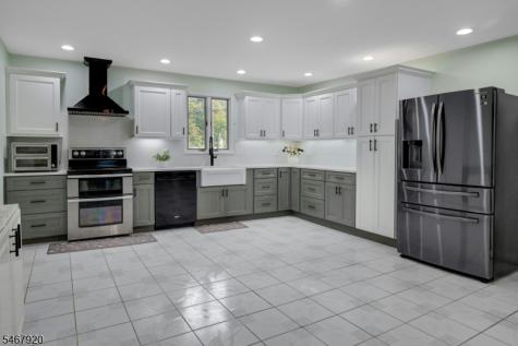 39 Hillside Avenue Jefferson NJ 07460