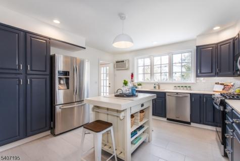 25 Melrose Place Montclair NJ 07042