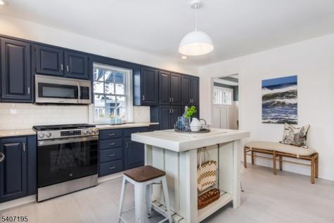 25 Melrose Place Montclair NJ 07042