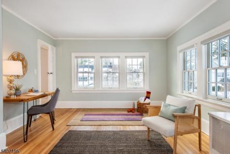 25 Melrose Place Montclair NJ 07042