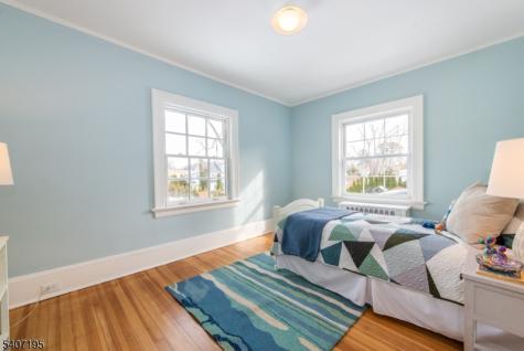 25 Melrose Place Montclair NJ 07042