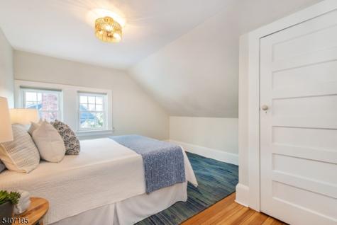 25 Melrose Place Montclair NJ 07042