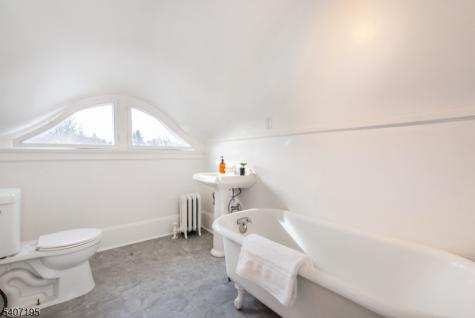 25 Melrose Place Montclair NJ 07042