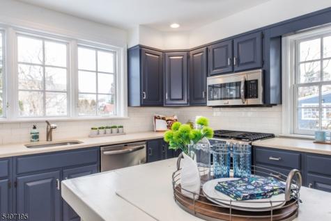 25 Melrose Place Montclair NJ 07042