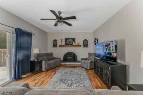17 Partridge Run Washington NJ 07882