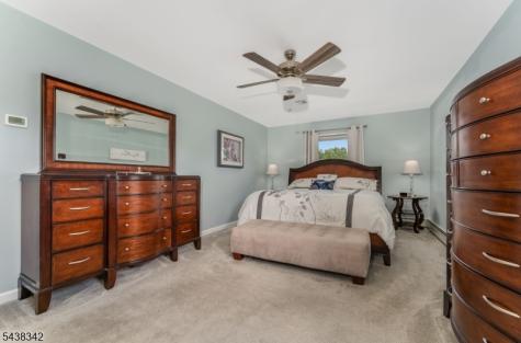 17 Partridge Run Washington NJ 07882