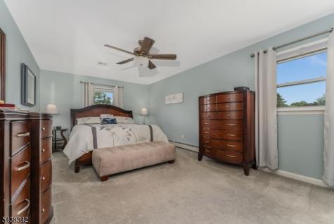 17 Partridge Run Washington NJ 07882