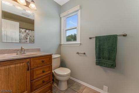 17 Partridge Run Washington NJ 07882