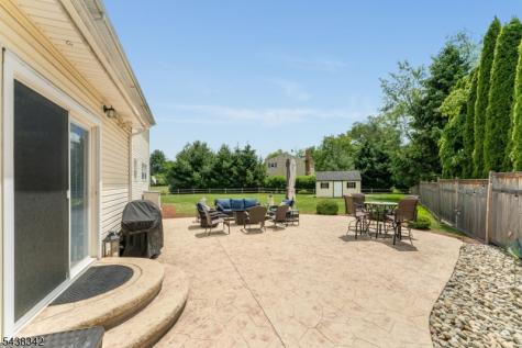 17 Partridge Run Washington NJ 07882