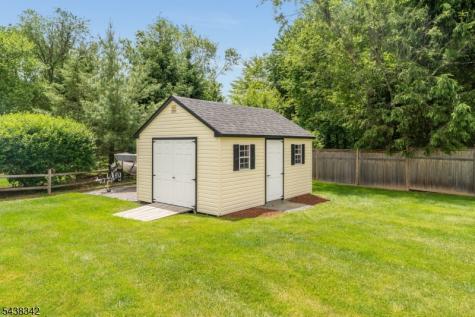 17 Partridge Run Washington NJ 07882