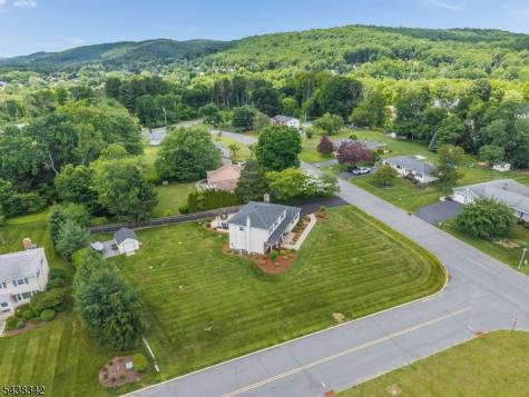 17 Partridge Run Washington NJ 07882
