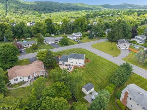 17 Partridge Run Washington NJ 07882