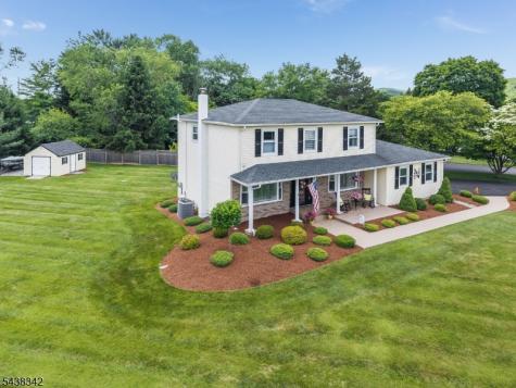 17 Partridge Run Washington NJ 07882
