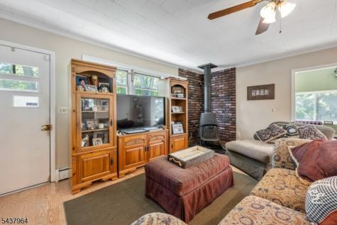 12 Waibel Drive Allendale NJ 07401
