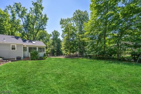12 Waibel Drive Allendale NJ 07401
