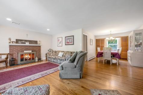 12 Waibel Drive Allendale NJ 07401