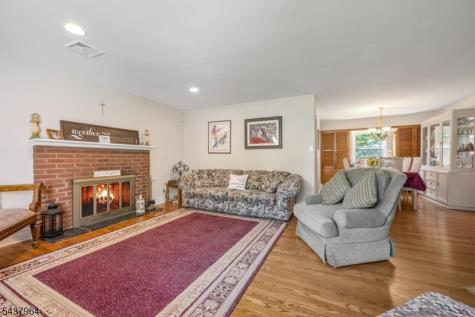 12 Waibel Drive Allendale NJ 07401