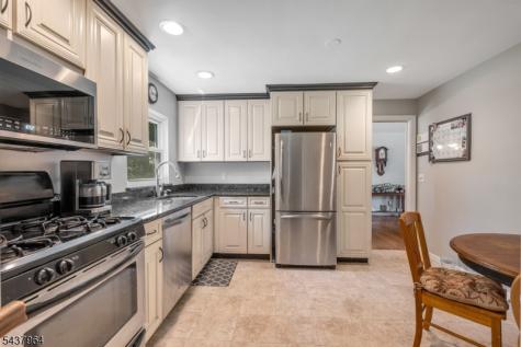 12 Waibel Drive Allendale NJ 07401