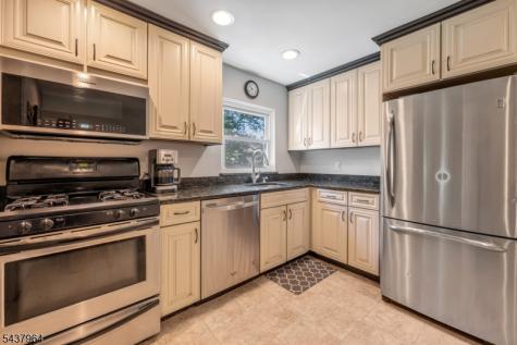 12 Waibel Drive Allendale NJ 07401