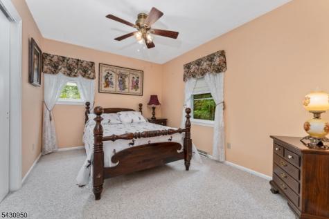 12 Church Road Holland NJ 08848