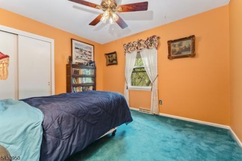 12 Church Road Holland NJ 08848
