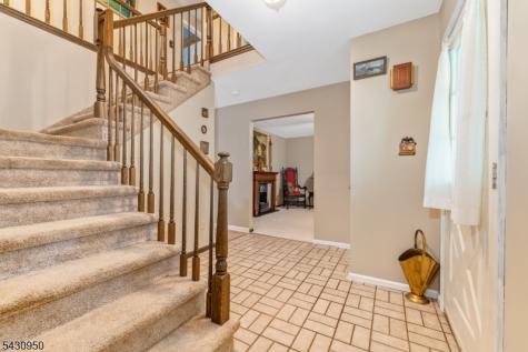 12 Church Road Holland NJ 08848