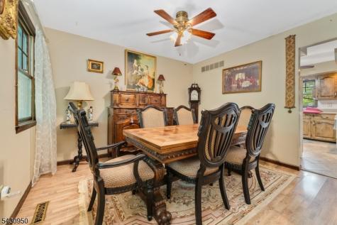 12 Church Road Holland NJ 08848
