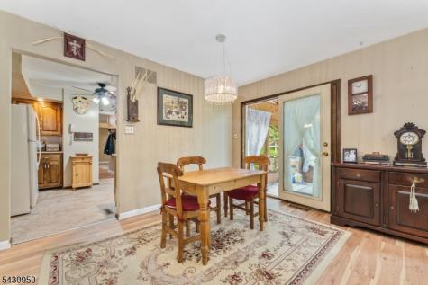 12 Church Road Holland NJ 08848