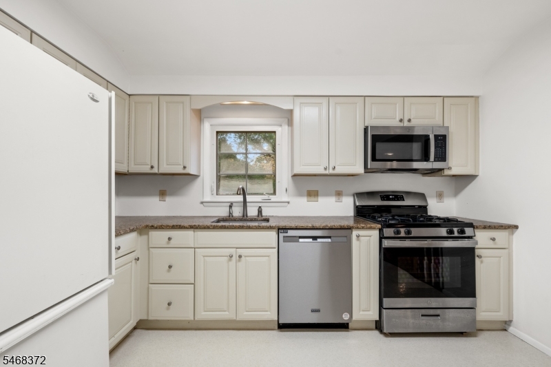 9 Fieldhedge Drive Hillsborough NJ 08844
