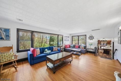 11 Deane Road Hopatcong NJ 07843