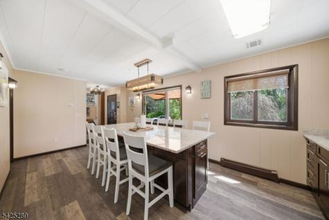 11 Deane Road Hopatcong NJ 07843