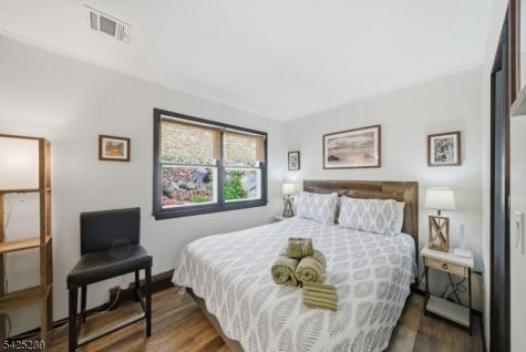 11 Deane Road Hopatcong NJ 07843