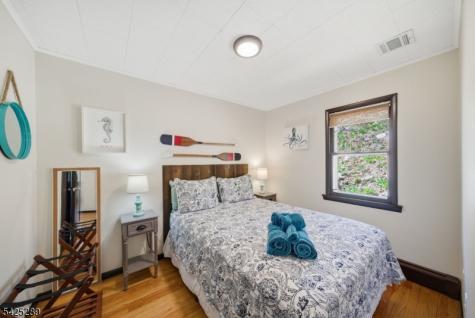 11 Deane Road Hopatcong NJ 07843