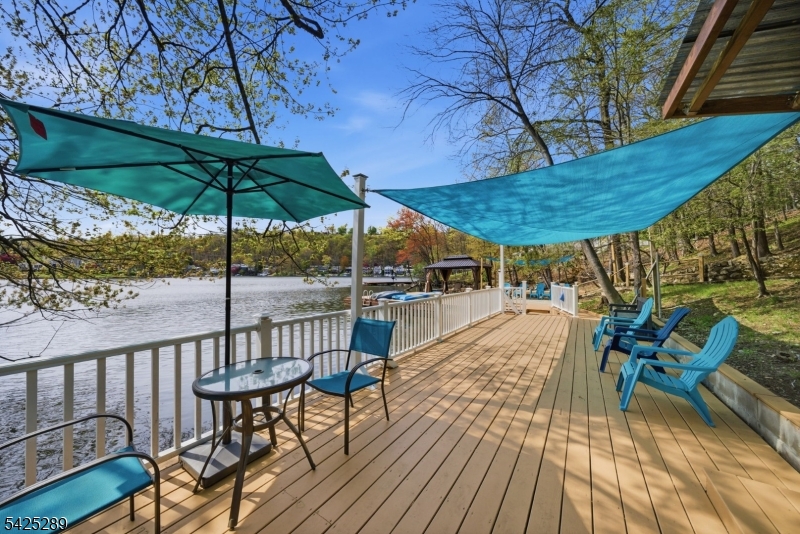 11 Deane Road Hopatcong NJ 07843