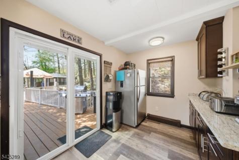11 Deane Road Hopatcong NJ 07843