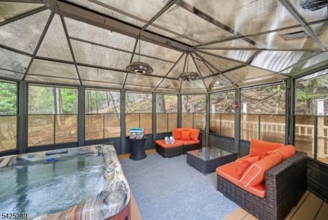 11 Deane Road Hopatcong NJ 07843