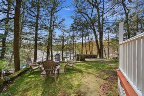 11 Deane Road Hopatcong NJ 07843