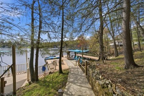 11 Deane Road Hopatcong NJ 07843