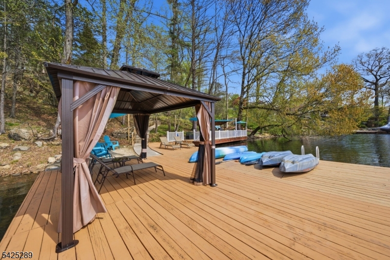 11 Deane Road Hopatcong NJ 07843