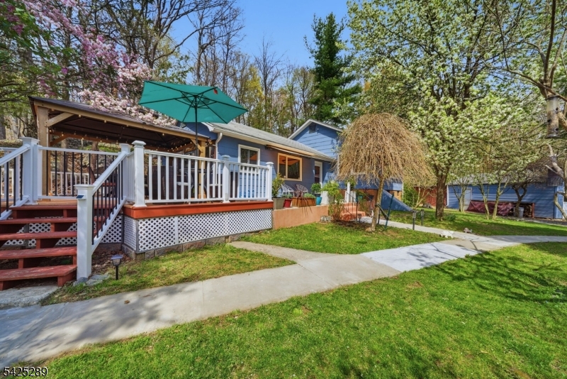 11 Deane Road Hopatcong NJ 07843