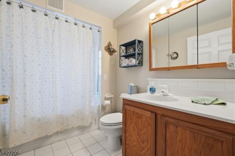 140 Bunker Hill Road Franklin NJ 08540